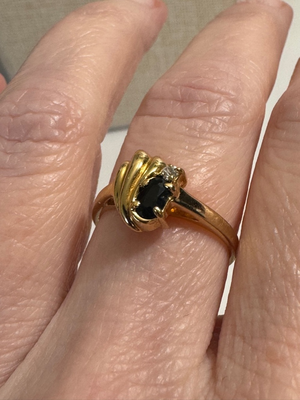 Estate Gold Tone Deep Blue Faceted Stone Ring Diamond Accent Bypass Swirl - Picture 6 of 6